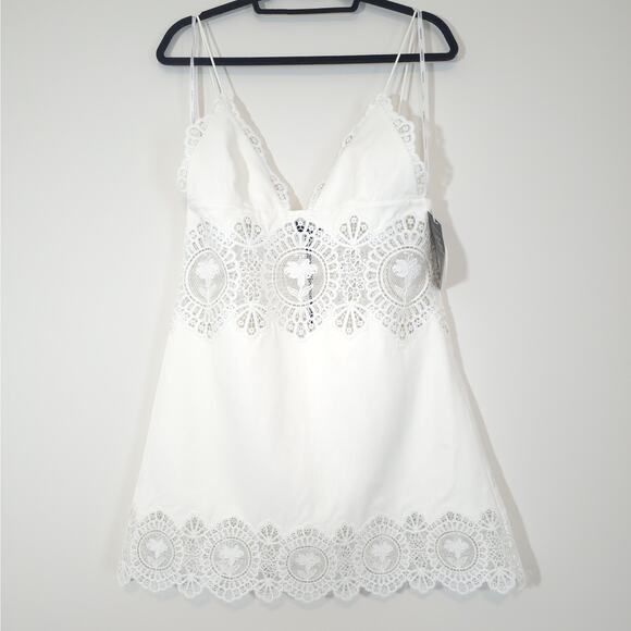 Retrofête Ivory Karlie Open Lace Paneling and scalloped Hem Mini Dress Sz Medium - Picture 2 of 10